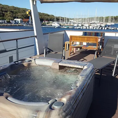 Hotel na wodzie Hausboot - Floating House Water Lily *