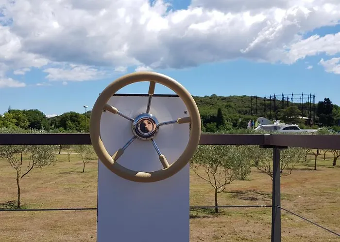 Hausboot - Floating House Water Lily