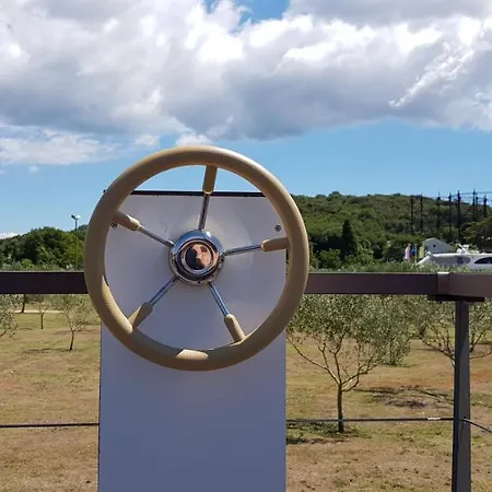 Hausboot - Floating House Water Lily