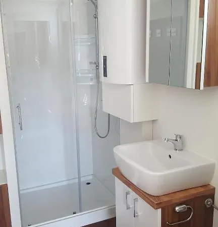 Hausboot - Floating House Water Lily Pola