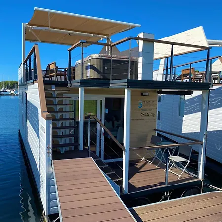 Hausboot - Floating House Water Lily *