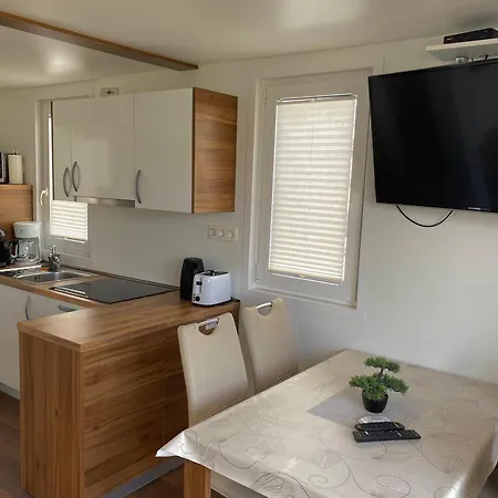 Hausboot - Floating House Water Lily Pola