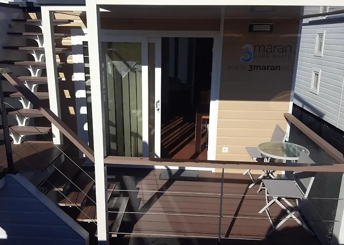 Hausboot - Floating House Water Lily *