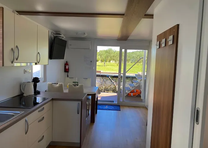 Hausboot - Floating House Water Lily * 普拉