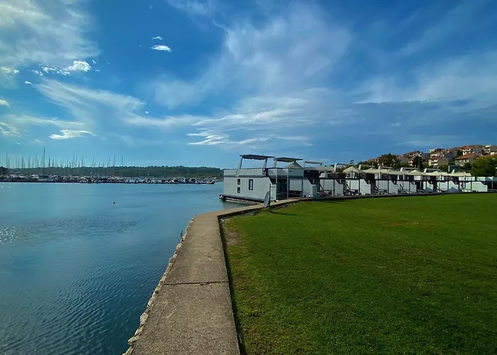 Hausboot - Floating House Water Lily * 普拉