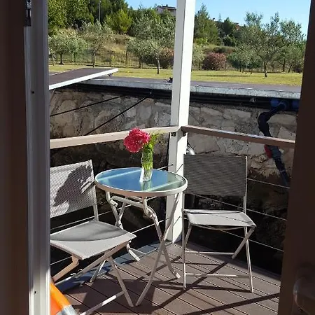 Botel Hausboot - Floating House Water Lily *