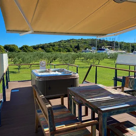 Hausboot - Floating House Water Lily * Pula