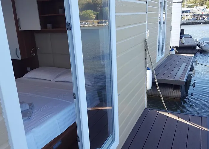 Hausboot - Floating House Water Lily *